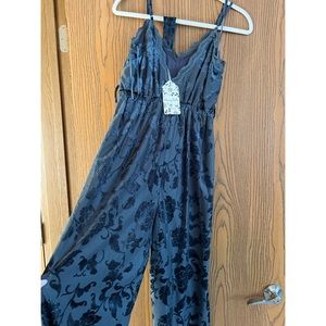 NWT Blue Velvet Floral Jumpsuit - Small